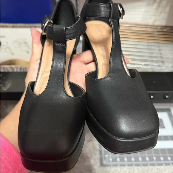 Jellypop Black T-Strap Platform Block Heels - Picture 8 of 8